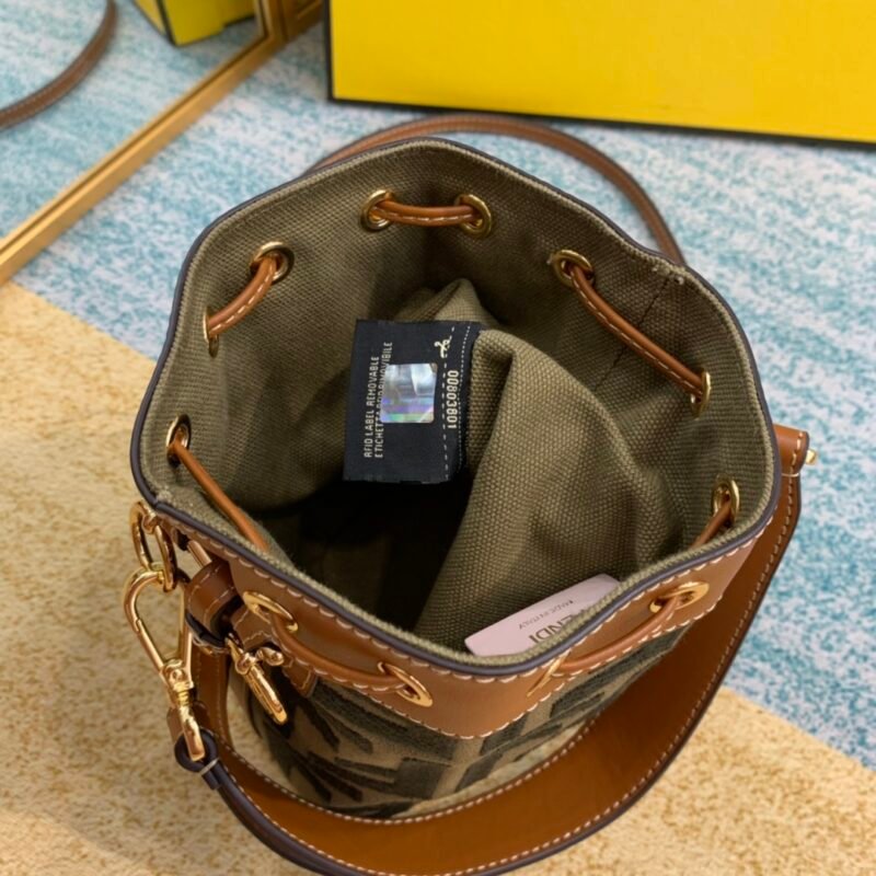 Fendi Mini Mon Tresor Bag -12x18x10CM