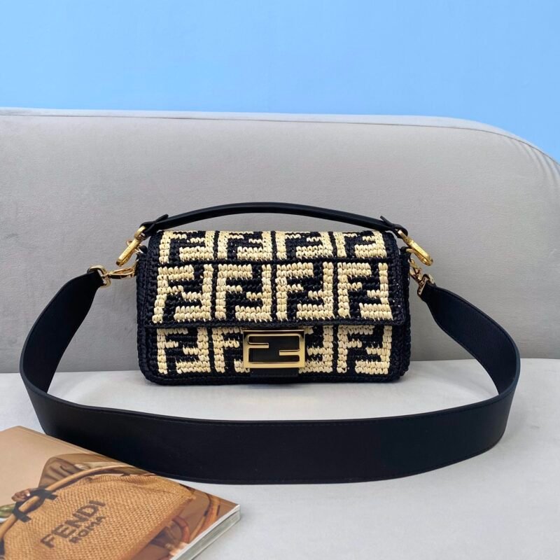 FendI Medium Baguette Bag-26x15x4CM