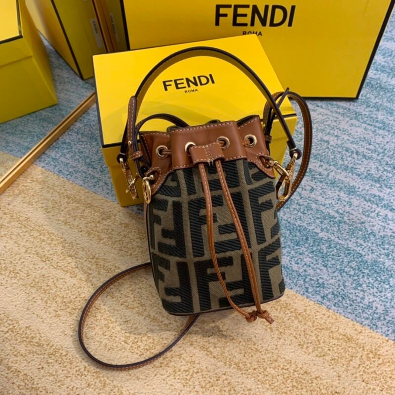 Fendi Mini Mon Tresor Bag -12x18x10CM