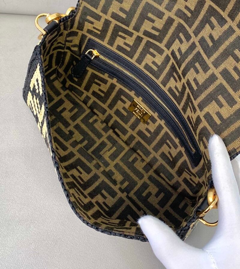 FendI Medium Baguette Bag-26x15x4CM