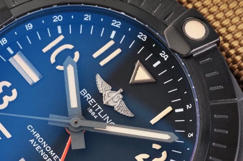 Breitling_215