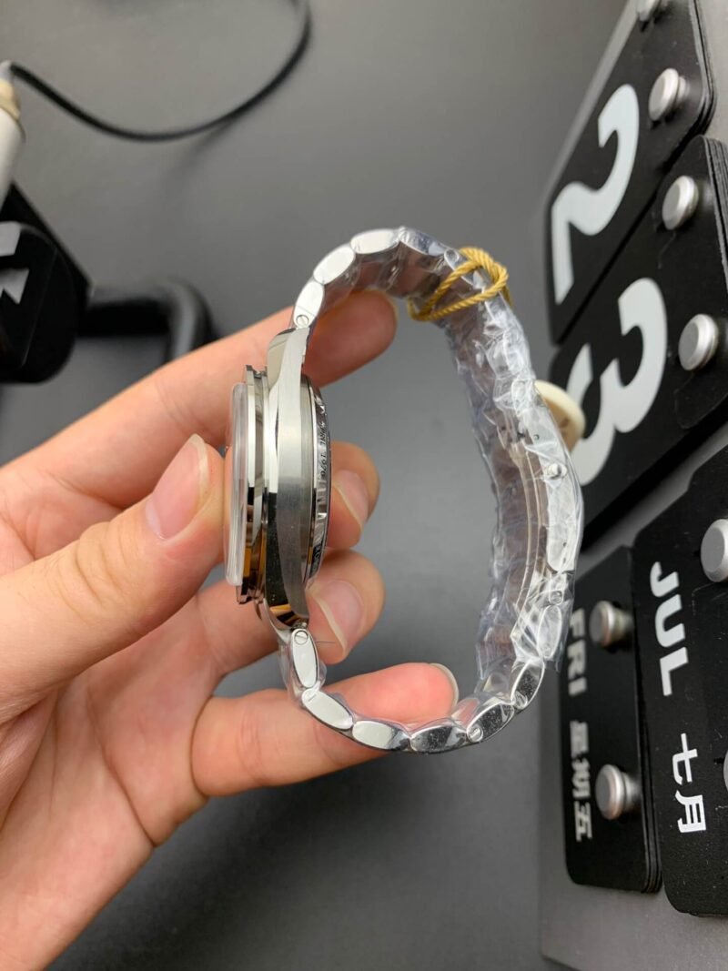 OMEGA_168