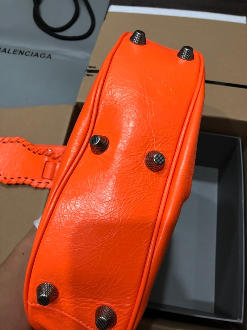 ba-9653979tewetwrteretetrret_5_.jpg Balenciag Le Cagole Handbags-33*16*8CM