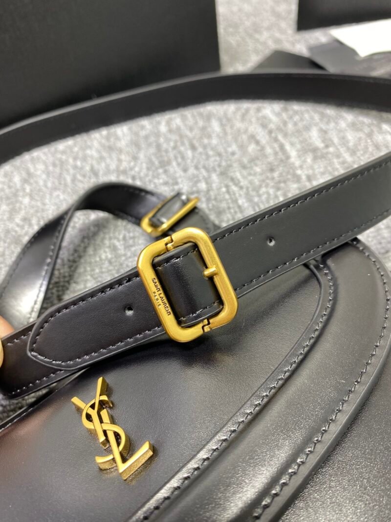 Valentino Charlie Handbags-18.5x13x3.5CM