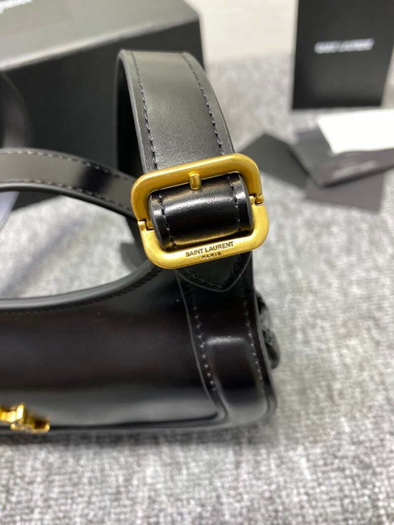 Valentino Charlie Handbags-18.5x13x3.5CM