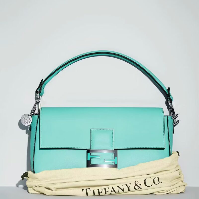 d7296b8851e76a20a76a8112793883bf.jpg FendI Baguette Bag-24x14x7CM