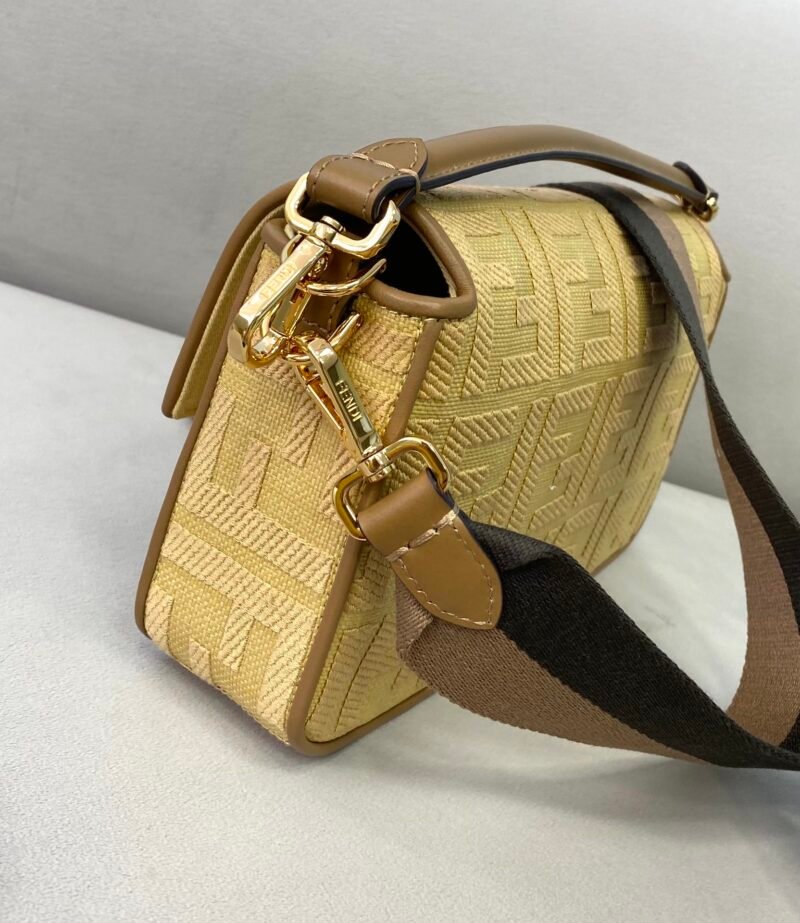 erwrwerwe_1_.jpg Fendi Medium Baguette Bag-26x15x4CM