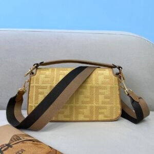 erwrwerwe_9_.jpg Fendi Medium Baguette Bag-26x15x4CM