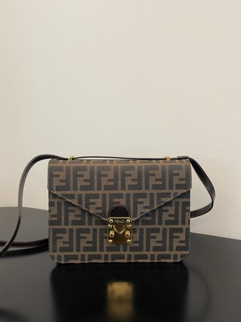 ewe-098790_1_.jpg Fendi Vintage Handbags-24x18x8CM