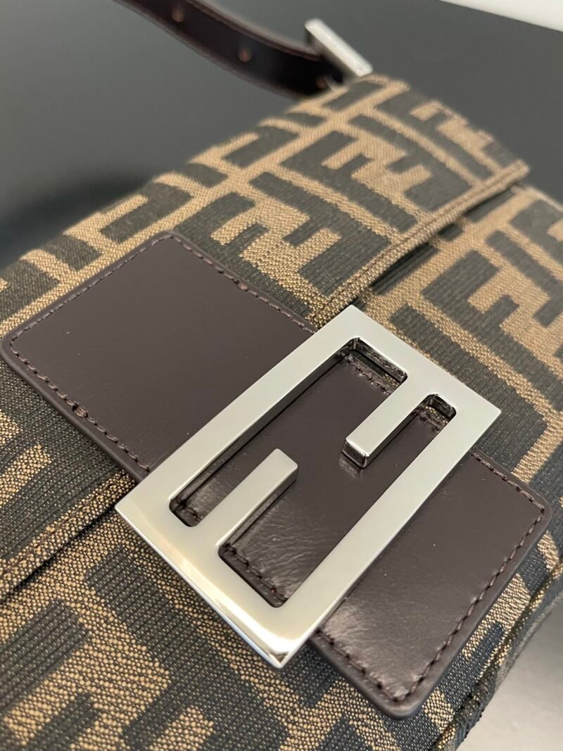 ewrwerwerwe_7__3.jpg FendI Medium Baguette Bag-26x15x4CM