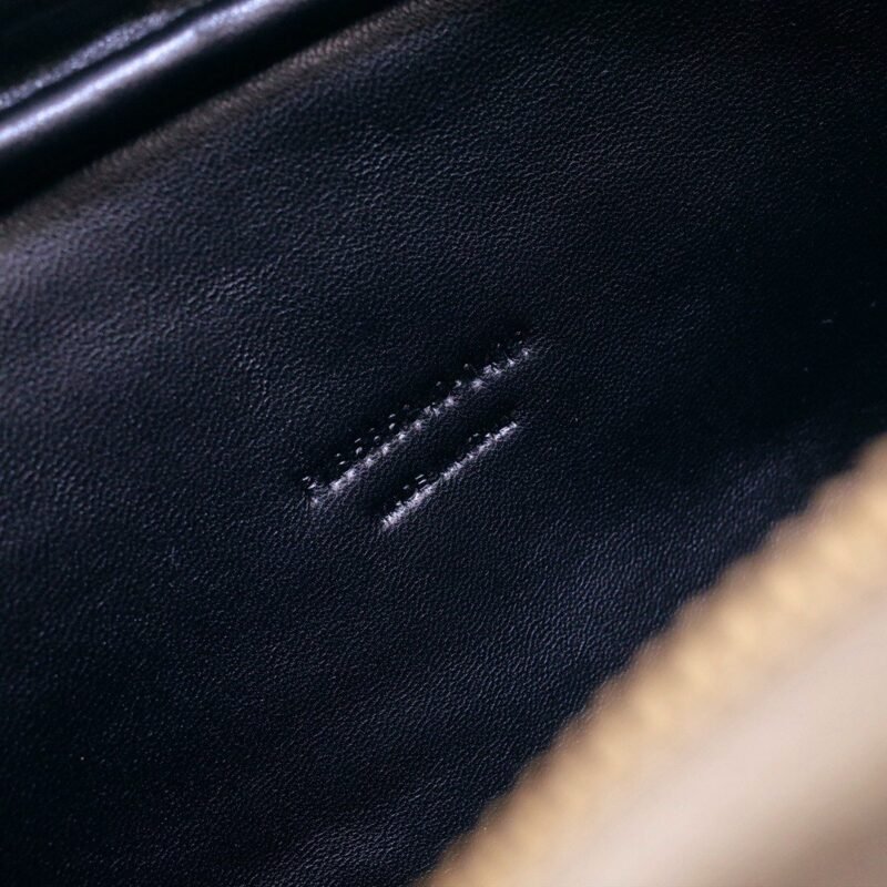 fer-98732rewrew_5_.jpg YSL Mini Lou Camera Bag-19*11*5CM