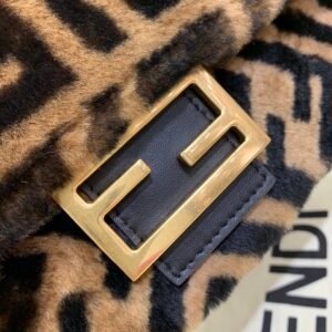 ferewrewrwe_2_.jpg FendI Medium Baguette Bag-26x15x4CM