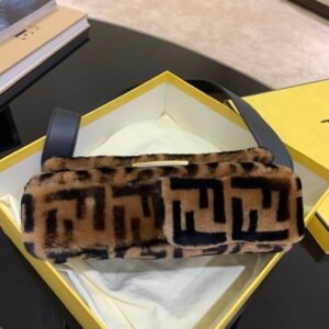 ferewrewrwe_7_.jpg FendI Medium Baguette Bag-26x15x4CM