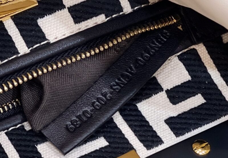 Fendi PeekabooTote-24×7×19CM