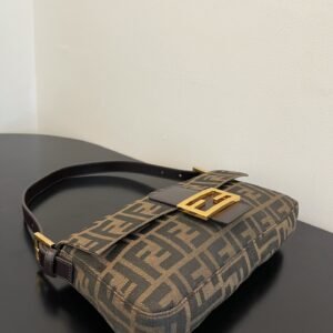 FendI Medium Baguette Bag-26x15x4CM