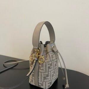 Fendi Mini Mon Tresor Bag -12x18x10CM