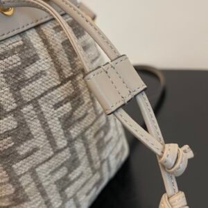 Fendi Mini Mon Tresor Bag -12x18x10CM