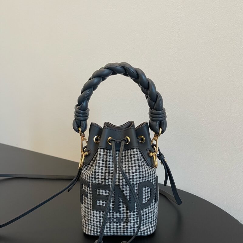Fendi Mini Mon Tresor Bag -12x18x10CM