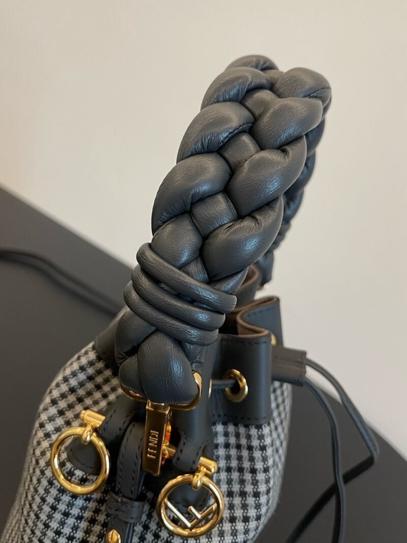 Fendi Mini Mon Tresor Bag -12x18x10CM