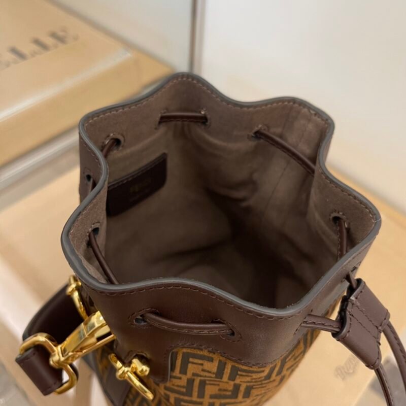 fs-09243rewrew_1_.jpg Fendi Mini Mon Tresor Bag -12x18x10CM