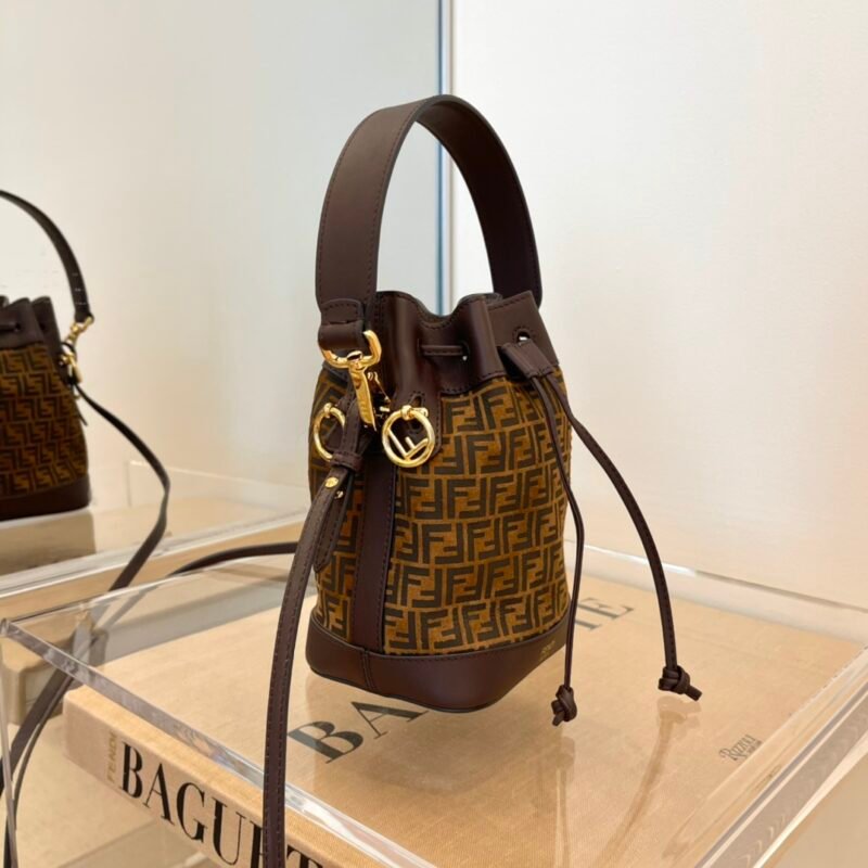 fs-09243rewrew_4_.jpg Fendi Mini Mon Tresor Bag -12x18x10CM