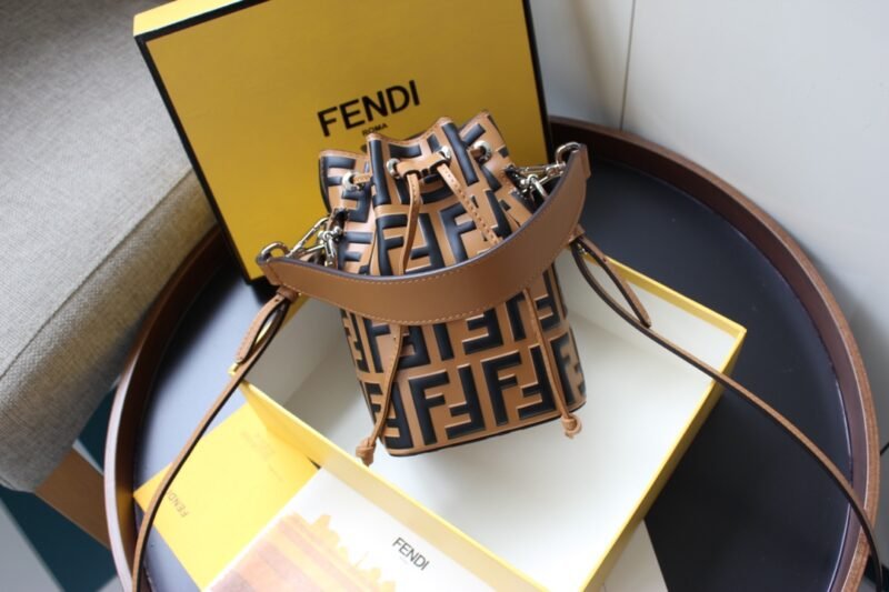 Fendi Mini Mon Tresor Bag -12x18x10CM