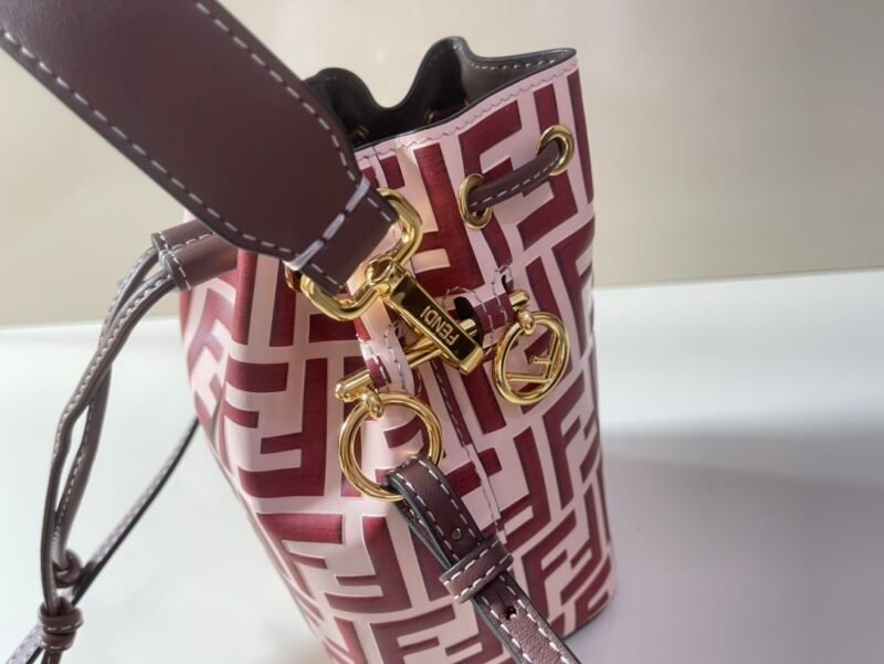 Fendi Mini Mon Tresor Bag -12x18x10CM