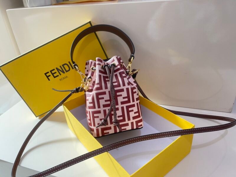 Fendi Mini Mon Tresor Bag -12x18x10CM