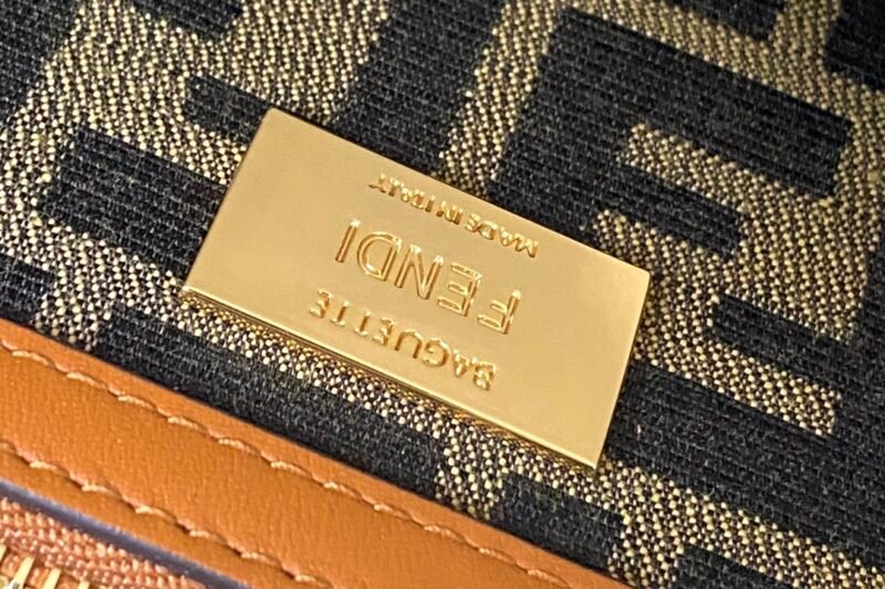 Fendi Medium Baguette Bag-26x15x4CM