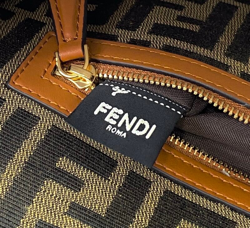 Fendi Medium Baguette Bag-26x15x4CM