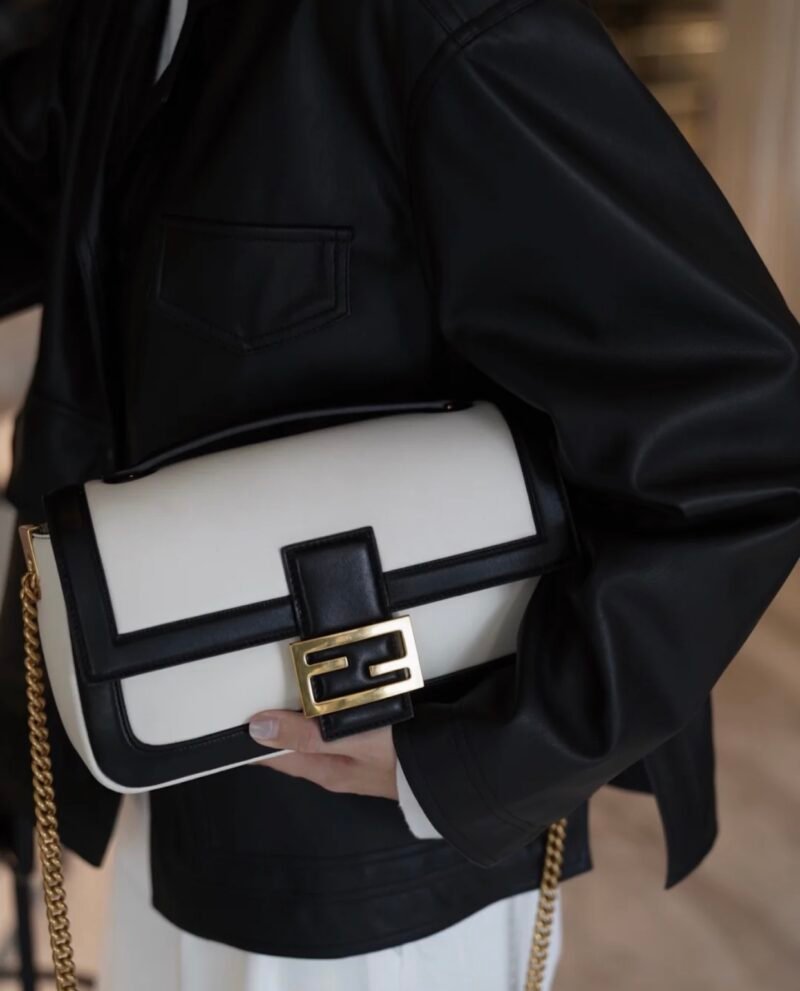 Fendi Medium Baguette Bag-26x15x4CM