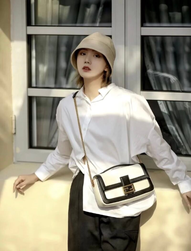 Fendi Medium Baguette Bag-26x15x4CM