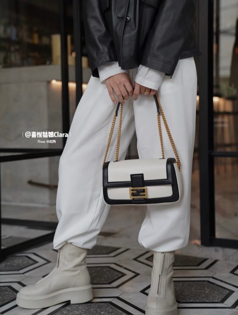 Fendi Medium Baguette Bag-26x15x4CM