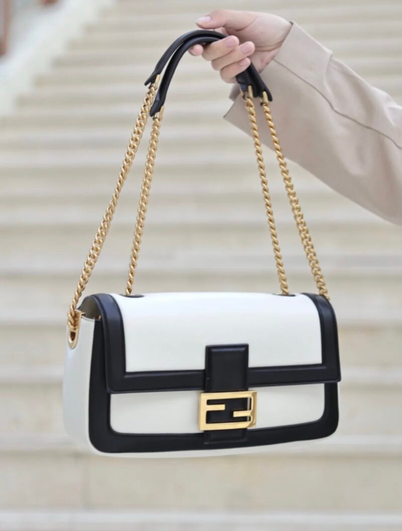 Fendi Medium Baguette Bag-26x15x4CM