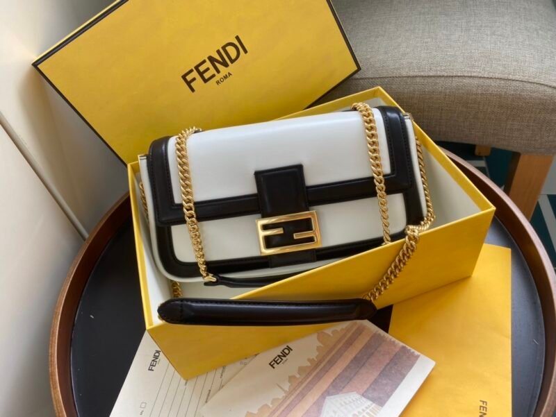 Fendi Medium Baguette Bag-26x15x4CM
