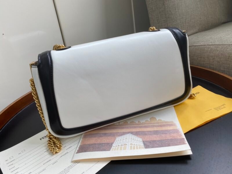 Fendi Medium Baguette Bag-26x15x4CM