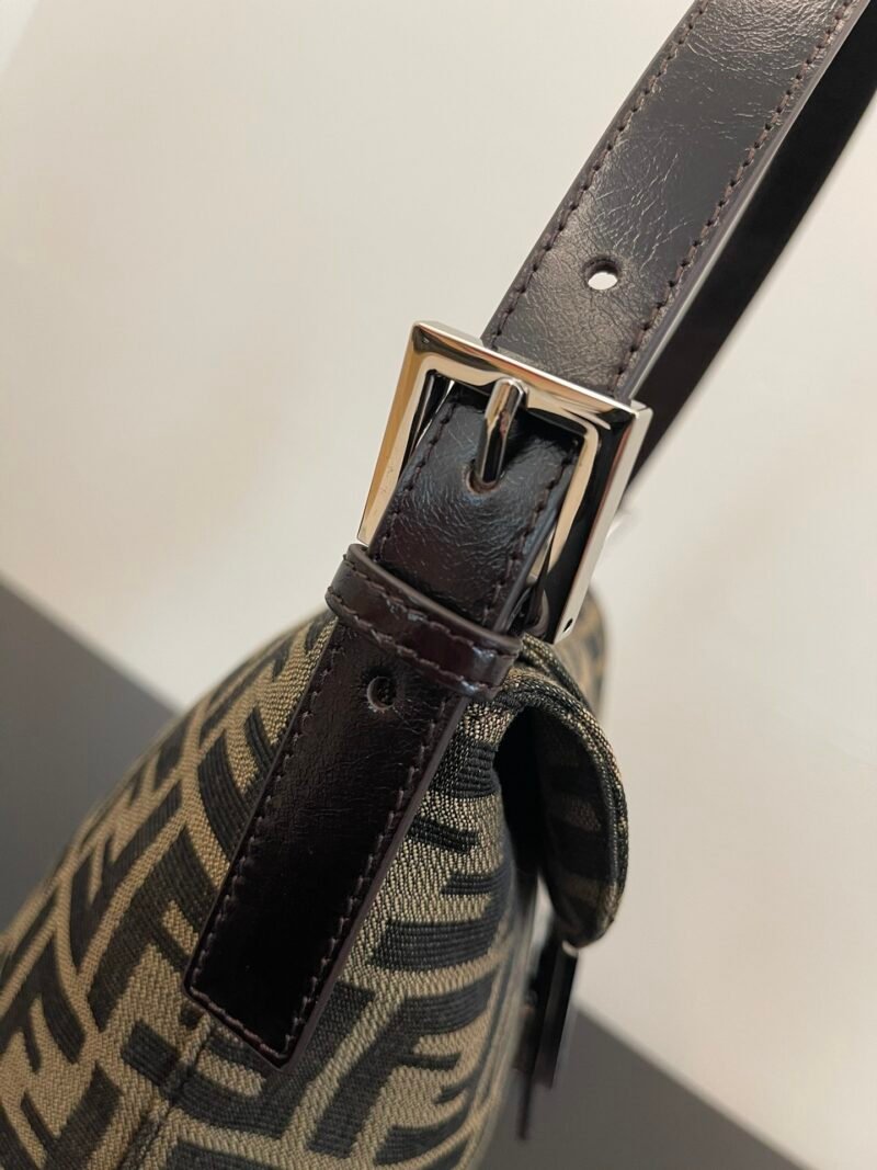 FendI Small Bag-14x10x21CM