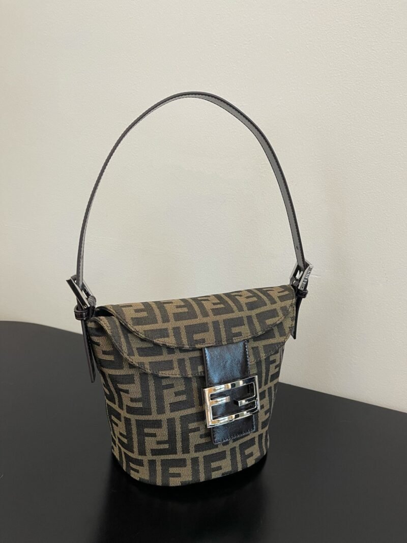 FendI Small Bag-14x10x21CM