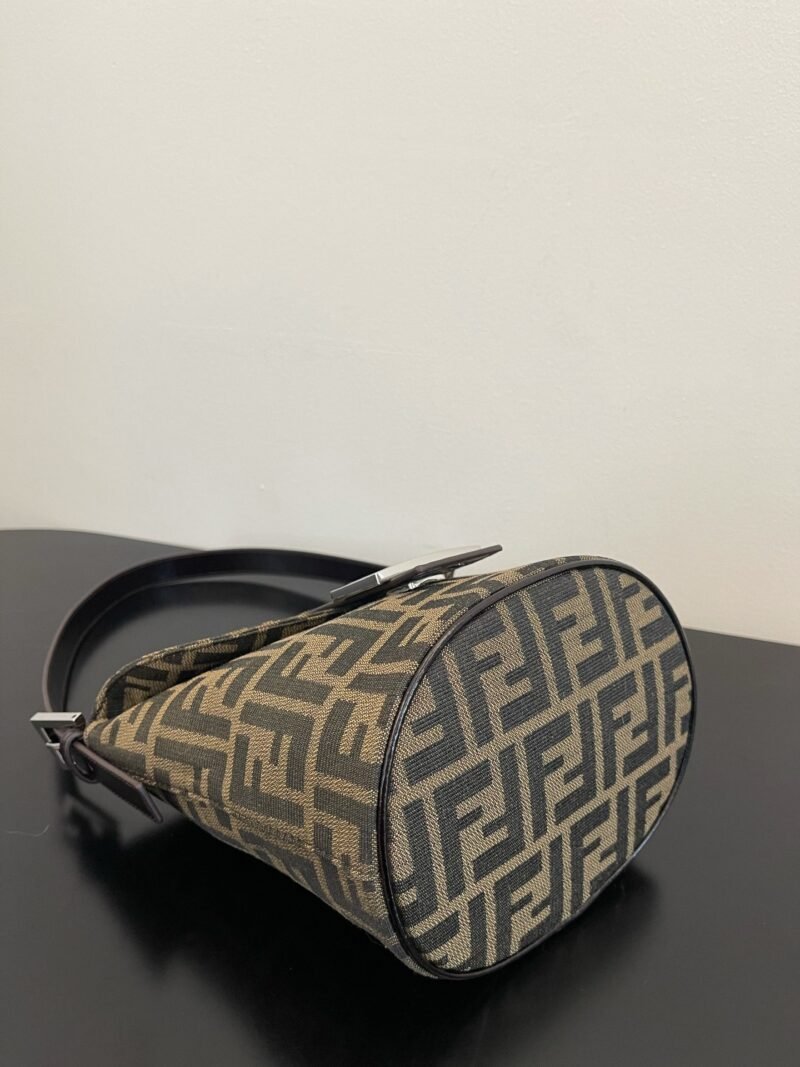 FendI Small Bag-14x10x21CM