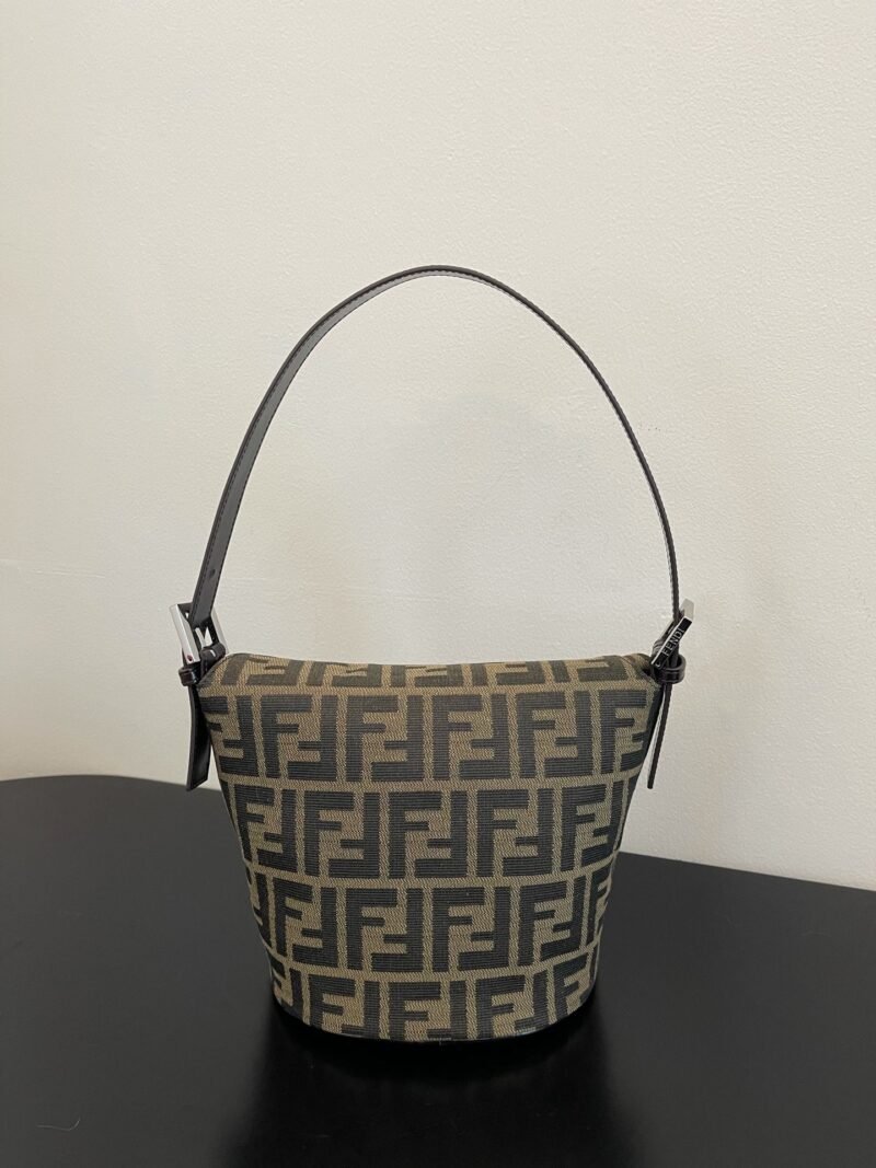 FendI Small Bag-14x10x21CM