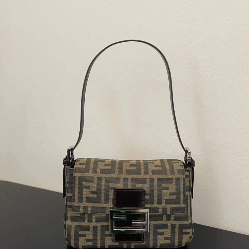 FendI Small Baguette Bag-20x15x9CM