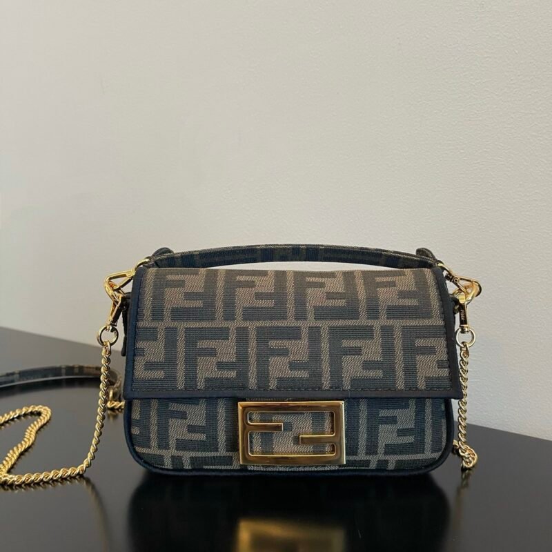 FendI Small Baguette Bag-20x15x9CM