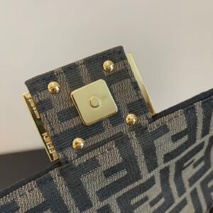 FendI Small Baguette Bag-20x15x9CM