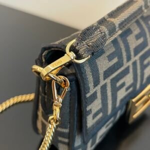 FendI Small Baguette Bag-20x15x9CM