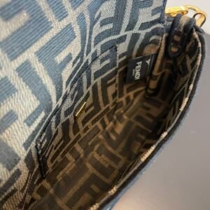 FendI Small Baguette Bag-20x15x9CM