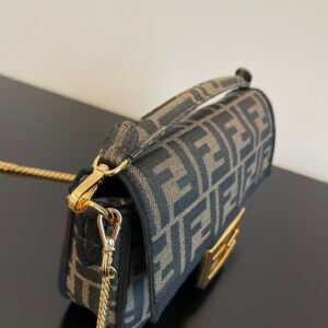 FendI Small Baguette Bag-20x15x9CM