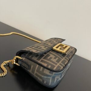 FendI Small Baguette Bag-20x15x9CM
