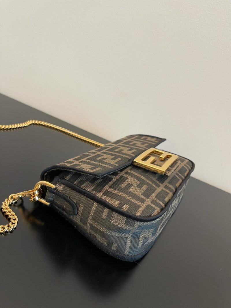 FendI Small Baguette Bag-20x15x9CM