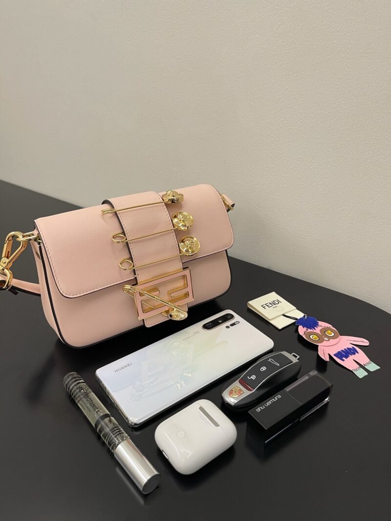 FendI Small Baguette Bag-20x15x9CM