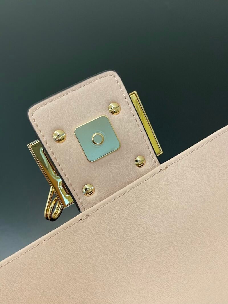 FendI Small Baguette Bag-20x15x9CM